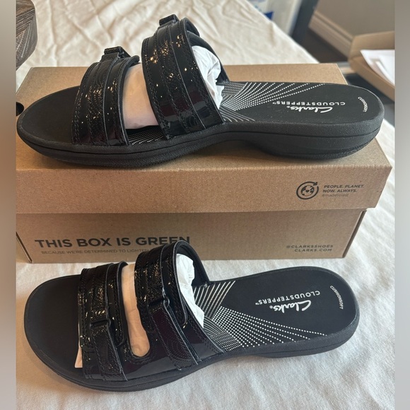 Clarks Cloudsteppers 8 Black Slide Sandals Adjustable Comfort NWT - Picture 4 of 4